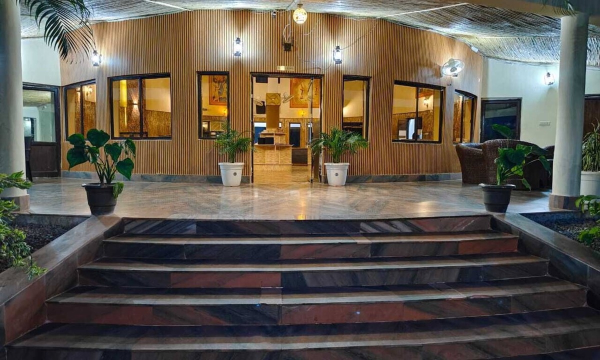 Bail Parao Hotel | Royals Moonlight Resort