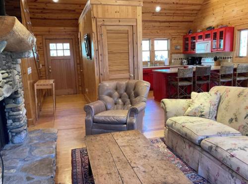 Wiley House | Ruby Cabin at Splendor Mountain