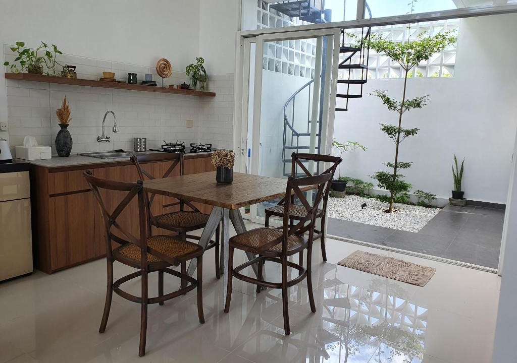 Banyuwangi House | Rumah E 8 Banyuwangi Residence