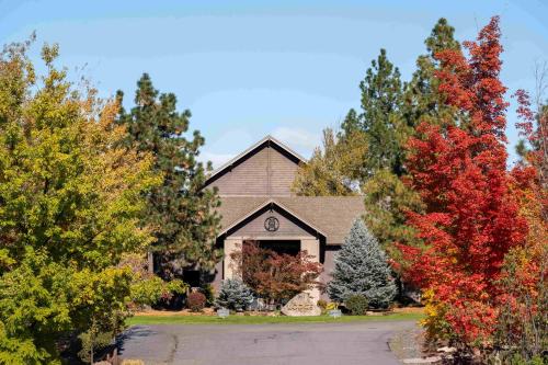 Klamath Falls Cabin | Running Y Resort