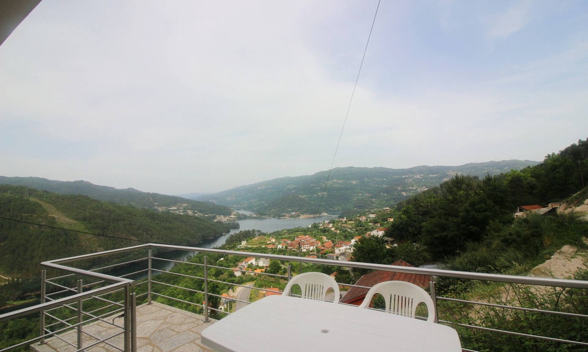 Rio Caldo Cottage | Rural house overlooking Gerês