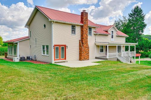 Somerdale House | Rural & Private Dover Retreat: Close to Wineries!