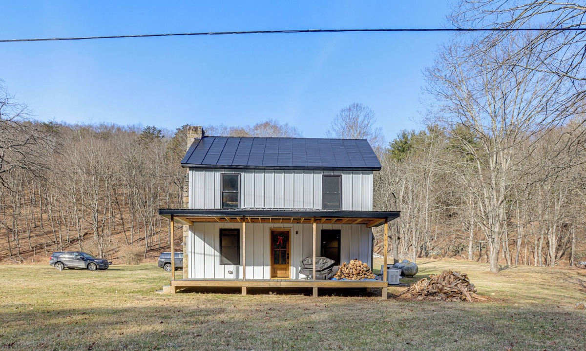 Kirby House | Rural Retreat! Updated Mountain Home in Baker