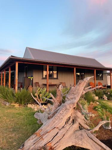 Emmaville Villa | Rust & Timber Farmstay