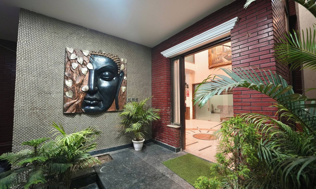 Sector 39 Hotel | Rustam Villa