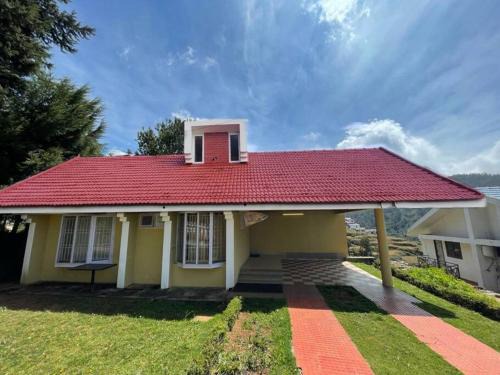 Thalayathimund Villa | Rustic 3-BR Villa w/Front & Back Yards in the mountains