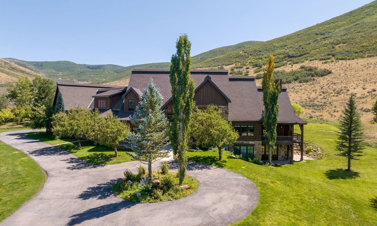 Daniel House | Rustic 8B Estate on 40 acres – 9,900sqft Estate on Private Ranch with 2 Hot Tubs