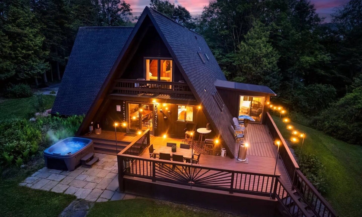 LaFayette Ski Chalet | Rustic A Frame Cabin. Nature retreat on 4 acres! 15 minutes from 3 waterfalls