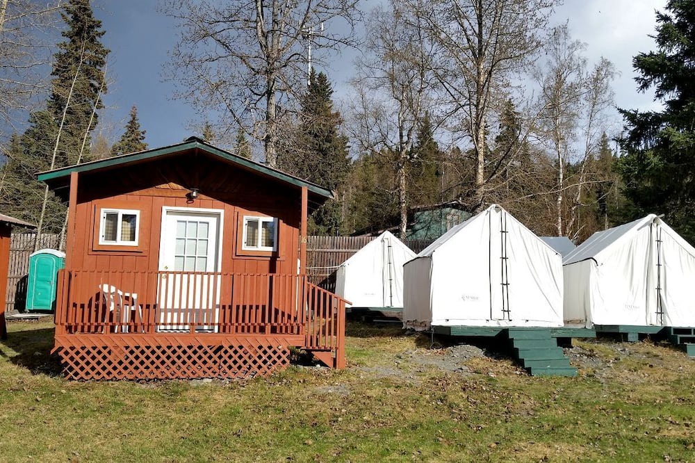 Cooper Landing Cabin | Rustic and Cozy Cabin Rental with Bunk Beds near Kenai Lake, Alaska