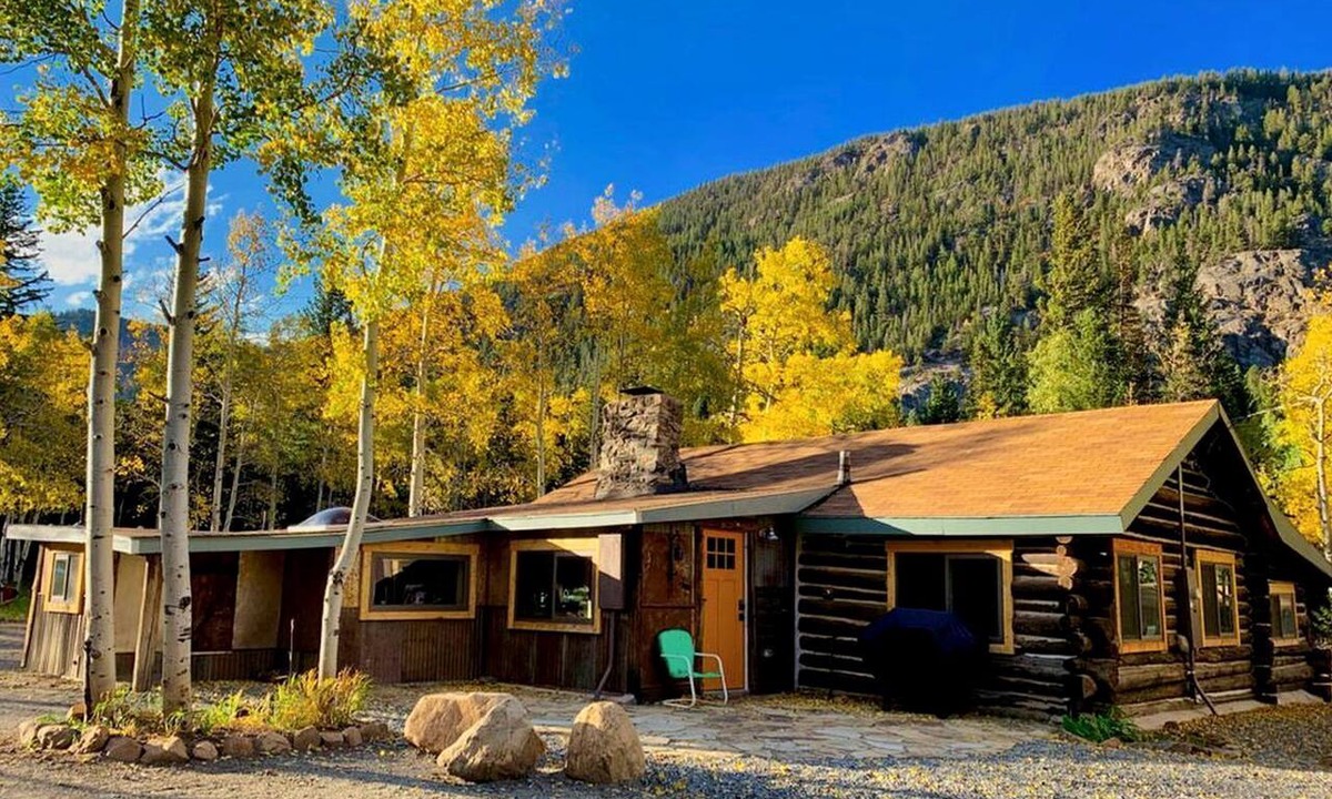 Eldora Cabin | Rustic and Luxurious Eldora Cabin Ideal for a Weekend Getaway in Colorado