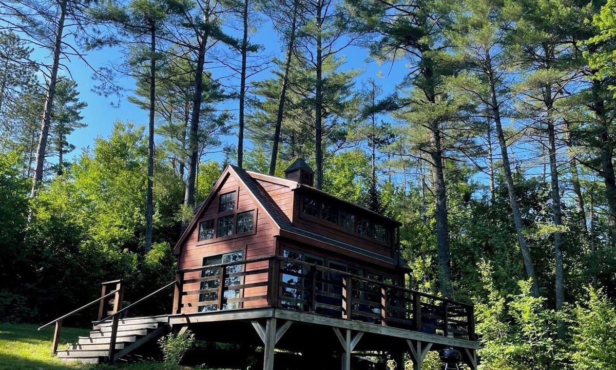 Belgrade Cabin | Rustic and Sustainable mini Cabin (i.e. no electricity)