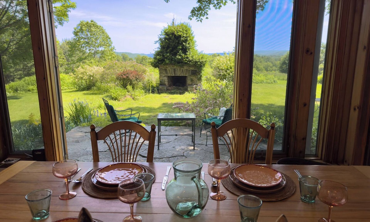 Shelburne House | Rustic Beauty: 2-bedroom house in serene Shelburne Falls