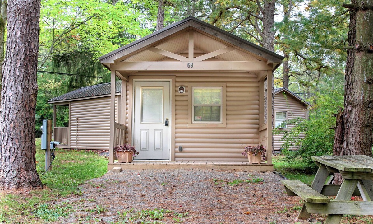 Spring Mills Cabin | Rustic Cabin 74 w/4 Beds