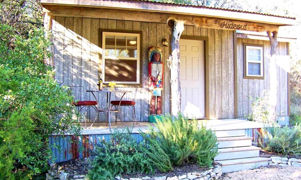 Leander Cabin | Rustic Cabin Rental for a Romantic Countryside Retreat near Austin, Texas