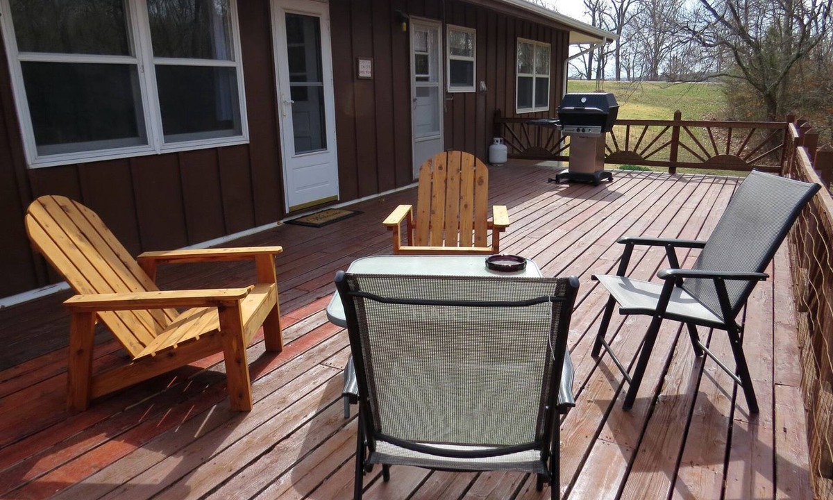 Miramiguoa Park Cabin | Rustic Cabin Rental near Meramec State Park, Missouri