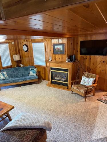 Kalkaska House | Rustic CabinATV TrailsBeach accessBoat Launch