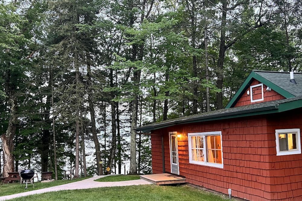 Ashland House | Rustic Camping Cabin with a Lake View near Bayfield, Wisconsin