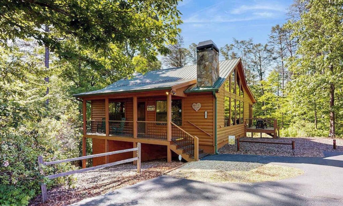 Sautee Nacoochee Cabin | Rustic Charm Cabin Helen