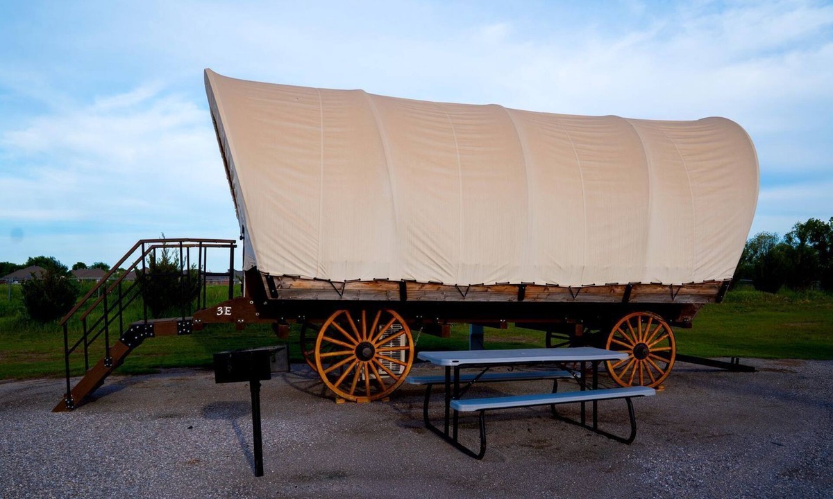 South Oklahoma City House | Rustic Conestoga Glamping Covered Wagon for Amazing Getaways to Oklahoma Farm