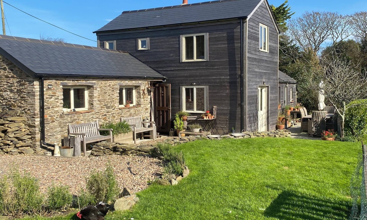 Portloe Cottage | Rustic cottage close to the coast with sea views. Dog friendly, large garden.