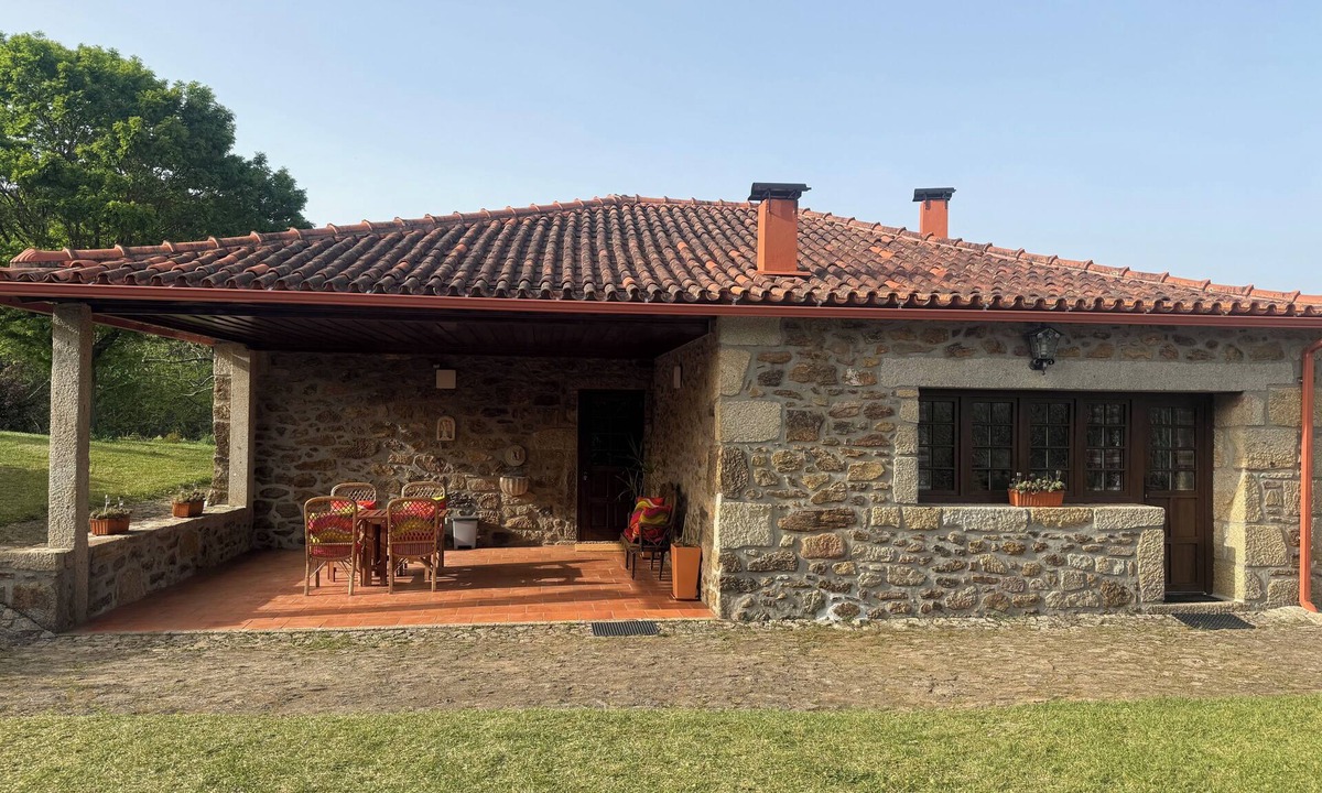 Estoraos Cottage | Rustic Cottage with 2 Rooms in Estorãos, Ponte de Lima