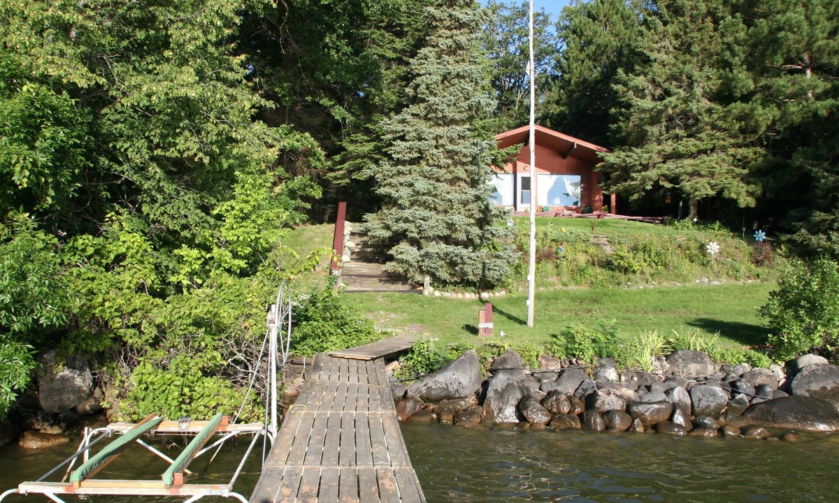 Cass Lake Cabin | Rustic, Cozy, Lakefront Cabin On Leech Lake- Perfect For Families & Fisherfolk