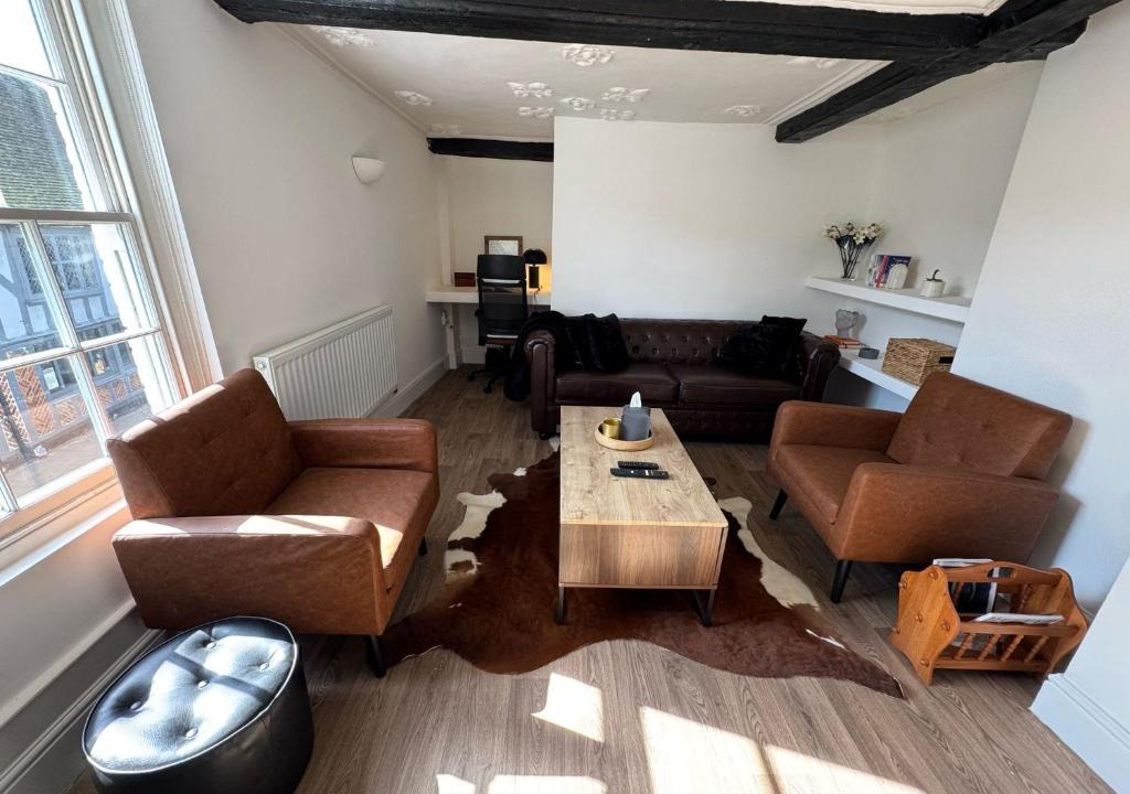 Ipswich Apartment | Rustic Elegance Town Centre Flat