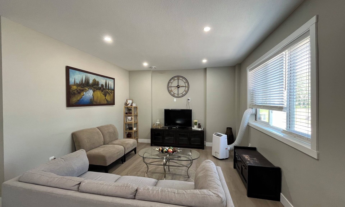 Chestermere House | Rustic Farmhouse on 10 Acres