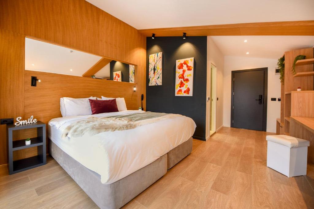 Cioplea Apartment | RUSTIC HEART - Cozy Hotel Room in Predeal