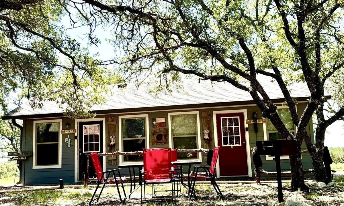 Mountain Home Cabin | Rustic Hill Country Cabin with Milky Way Stargazing & Wildlife Views near Mountain Home, TX