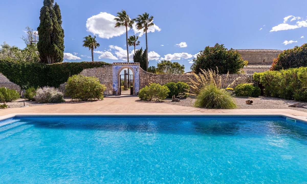 Montuiri House | Rustic Holiday Home "Son Costa" with Mountain View, Garden, Pool & Wi-Fi