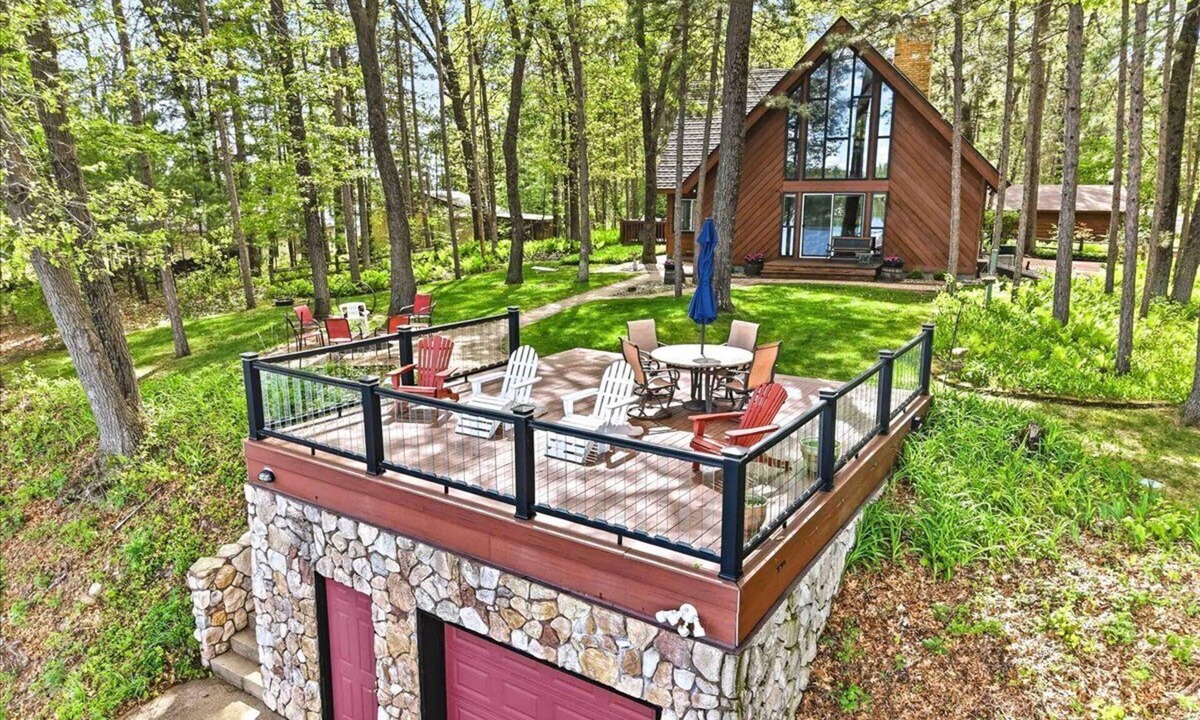 Friendship House | RUSTIC HOME WITH PRIVATE PIER ON LAKE ROCHE-A-CRI - PET FRIENDLY
