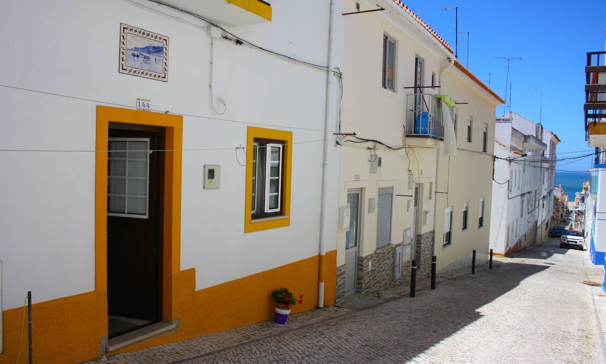 Nazare Apartment | Rustic house featuring traditional Portuguese handicrafts