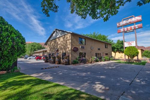 Moab Hotel | Rustic Inn
