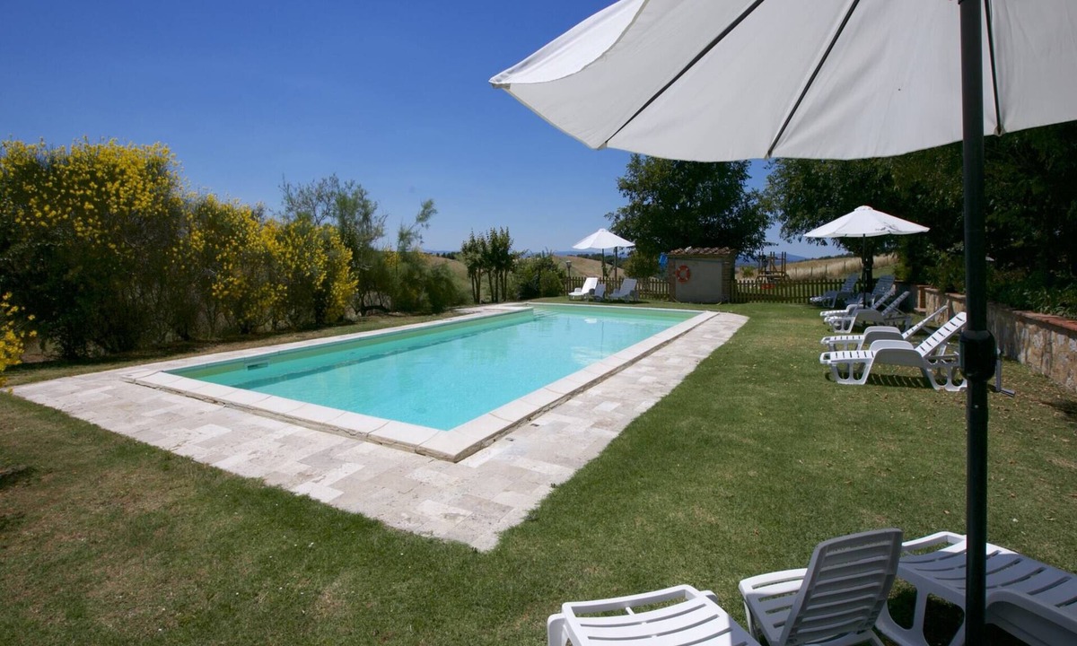 Torre A Castello House | Rustic Escape with Pool