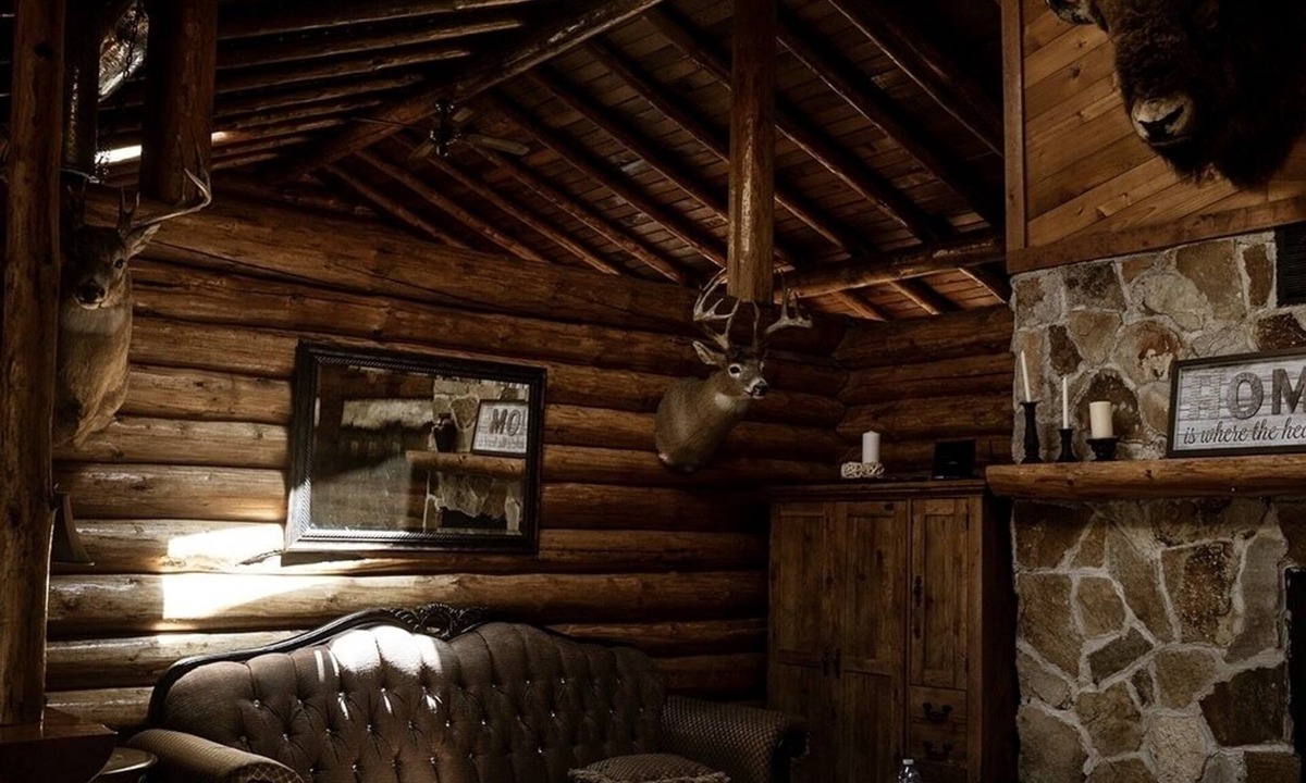Spruce View Cabin | Rustic Log Cabin - Nestled in the trees perfect for privacy. A retreat awaits :)