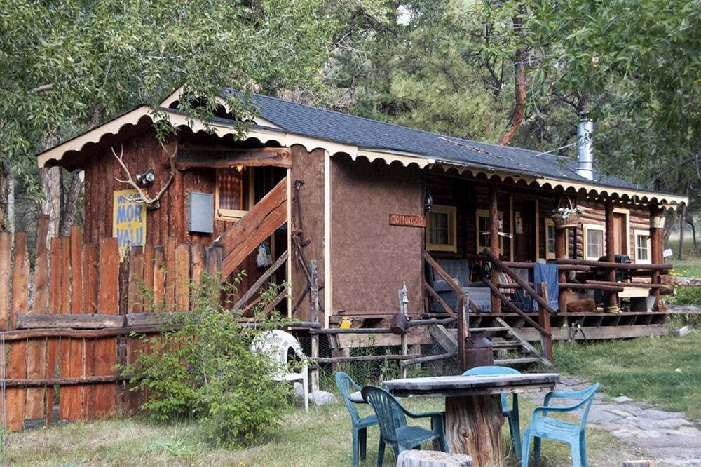 Nathrop Cabin | Rustic Log Cabin Set Within Mountains in Colorado