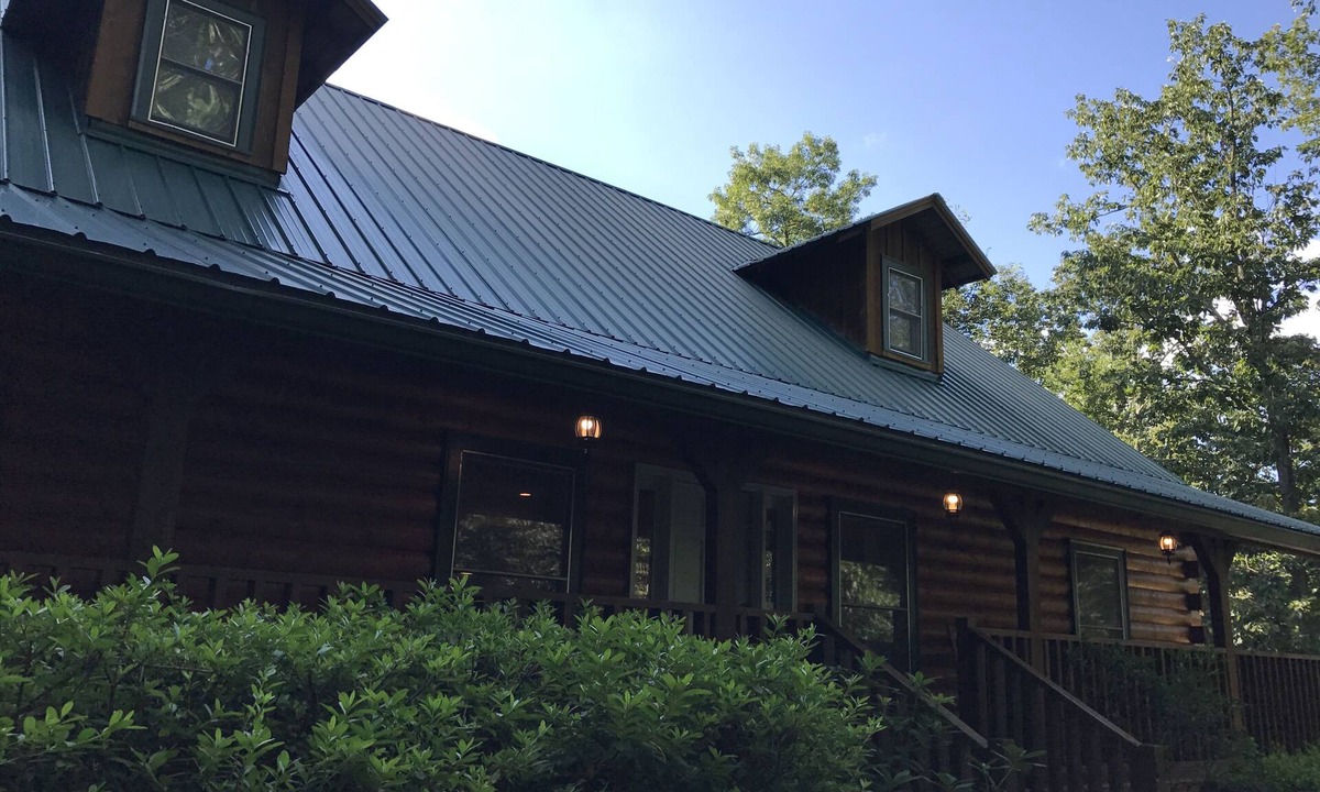 Dahlonega Cabin | Rustic Luxury at its finest- Individual Rooms, Suites, & Cabins or book it all!