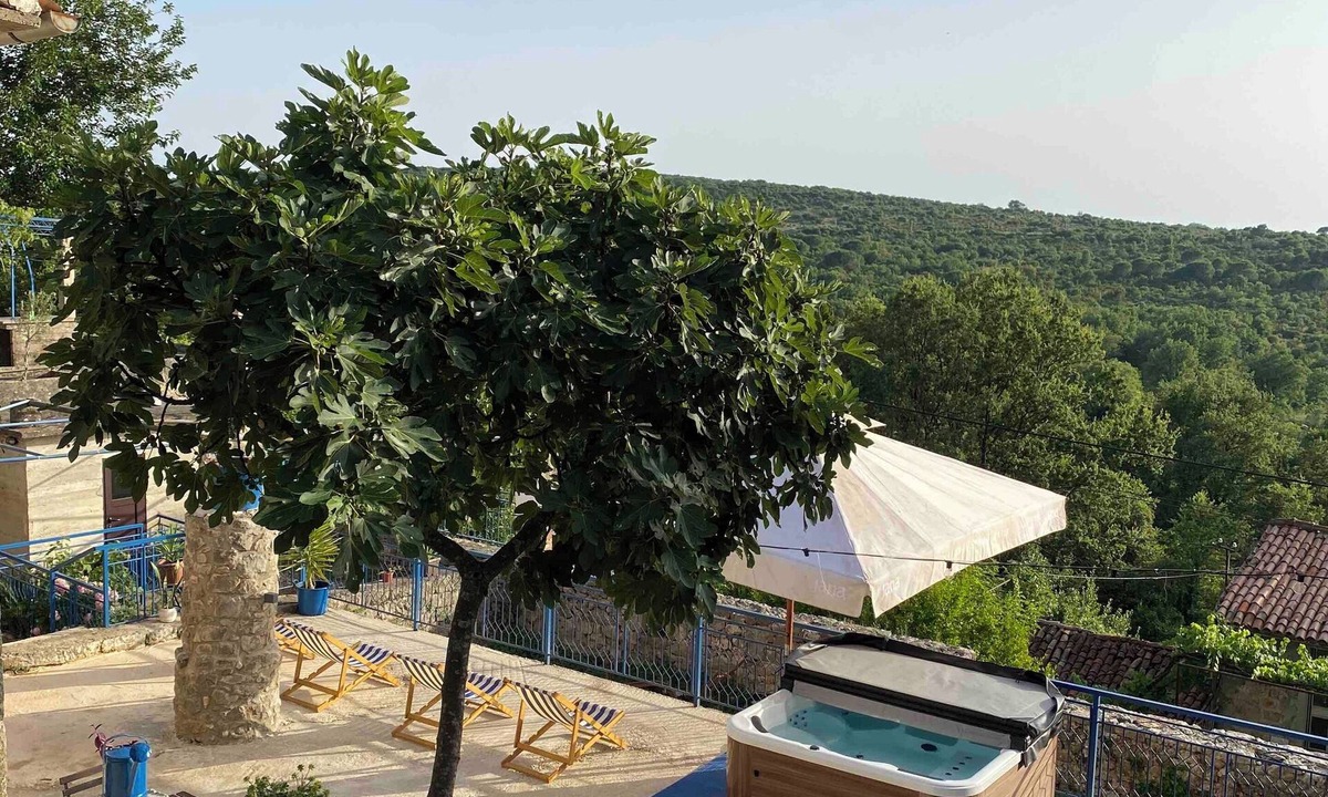 Visnjeva House | Rustic Mediterranean boutique house Cherryville