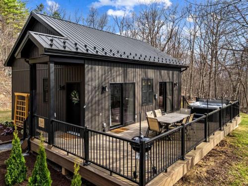Great Cacapon House | Rustic-Modern Cabin Escape with Hot Tub & Sauna in Great Cacapon, West Virginia