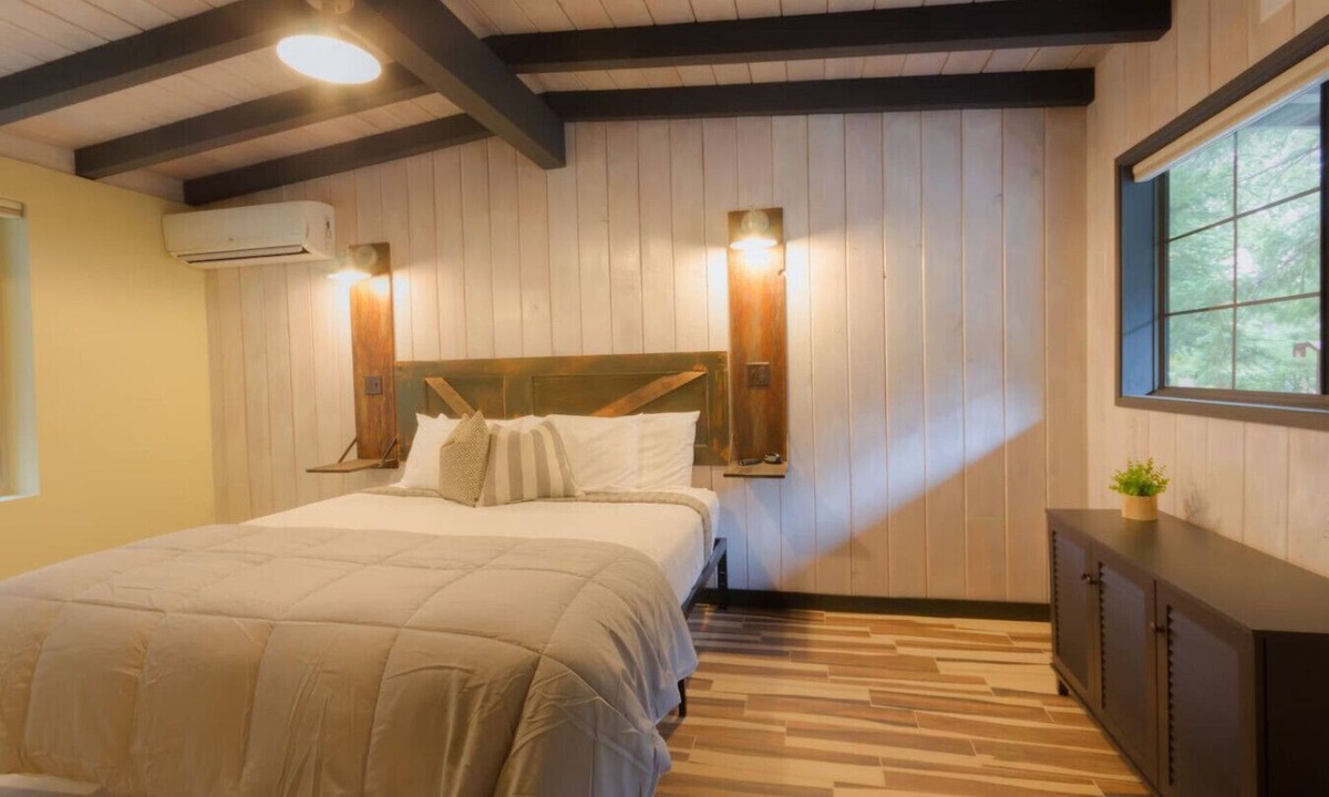 Sedona Cabin | Rustic/Modern Suite 9 in Oak Creek Canyon - Close to Slide Rock State Park