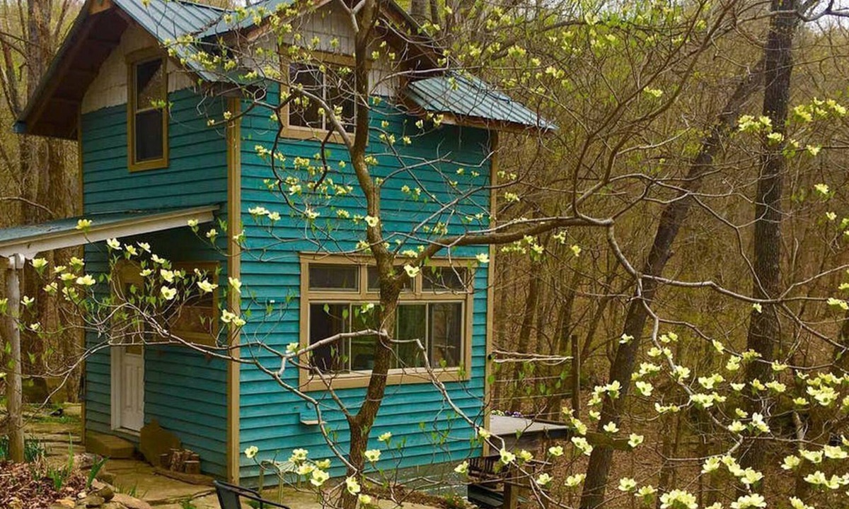 Athens Cabin | Rustic Off-Grid Cabin Getaway near Wayne National Forest, Ohio
