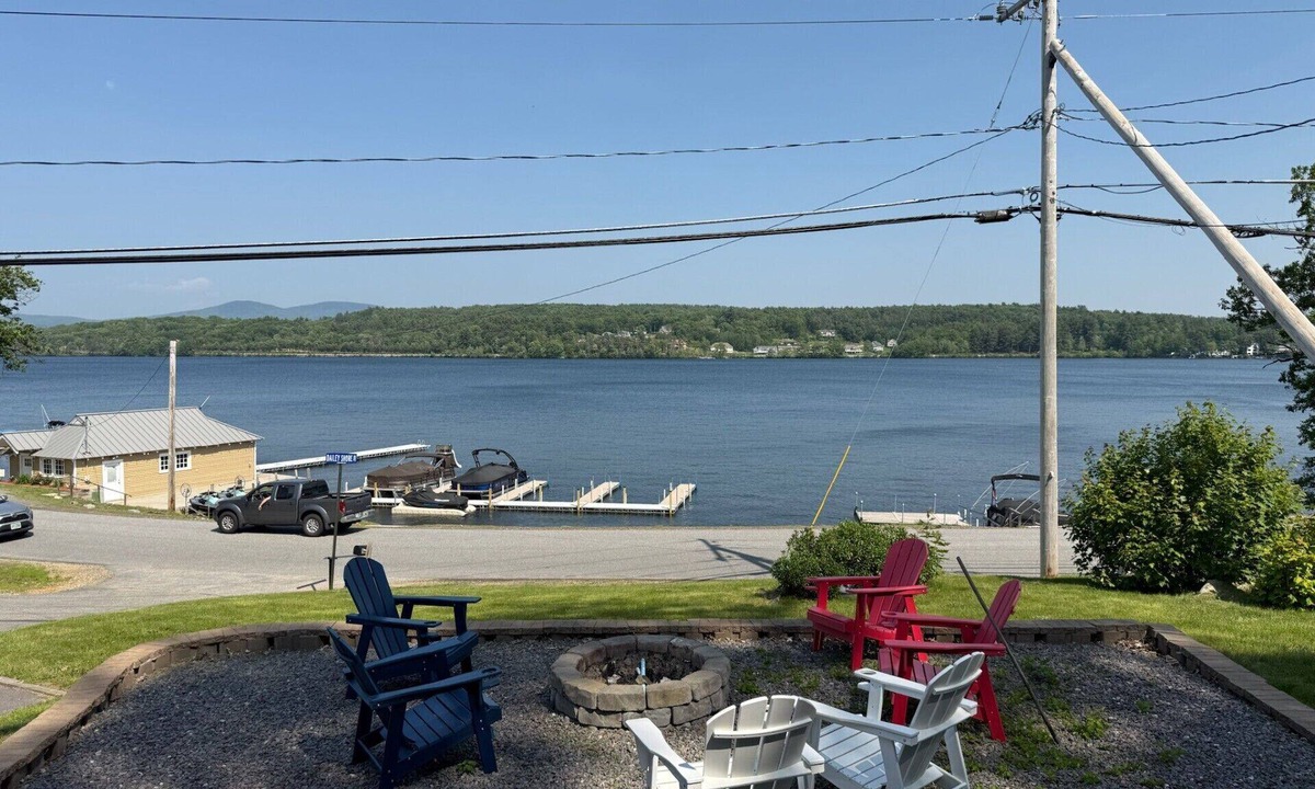 Laconia House | Rustic Ranch on Lake Winnisquam – Family-Friendly 3-Bedroom Home