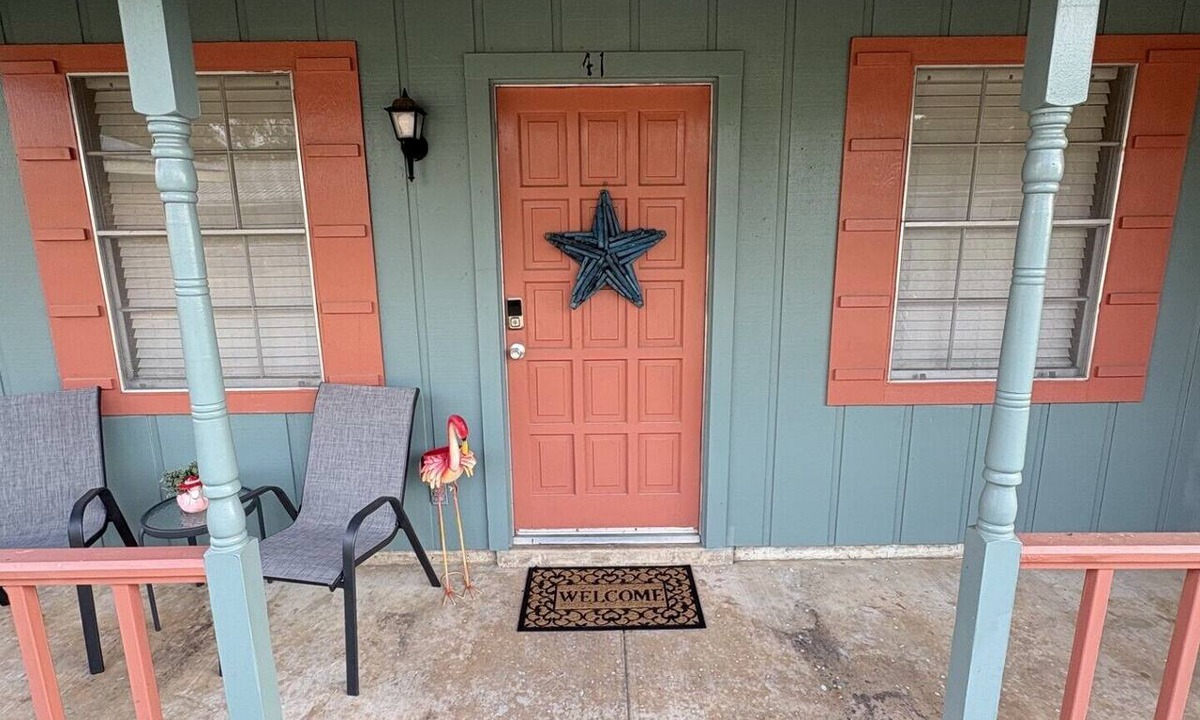 Monroe Apartment | Rustic Retreat/1BR/Near ULM, Airport & Mall