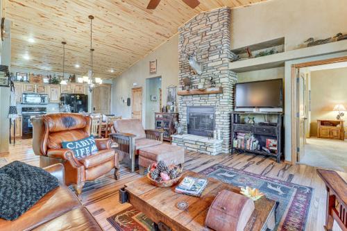 Torreon House | Rustic Retreat w/Spacious Deck in Show Low!