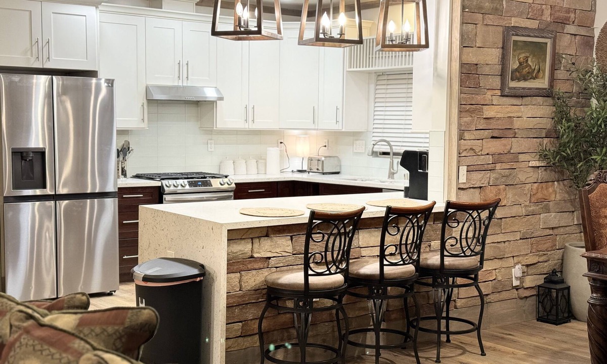 Modesto House | Rustic Solitude 5Bdr/4Bth/2940 sqft Luxury Lodge