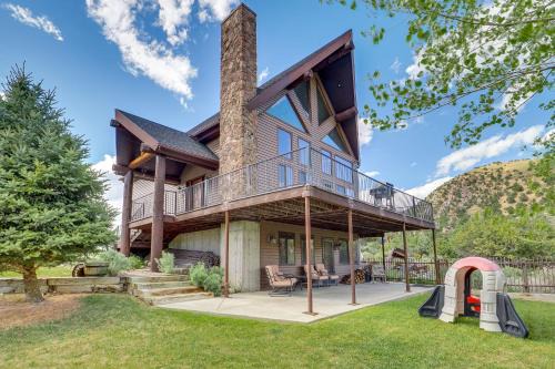 Sterling House | Rustic Sterling Cabin: Walk to Palisade Lake!