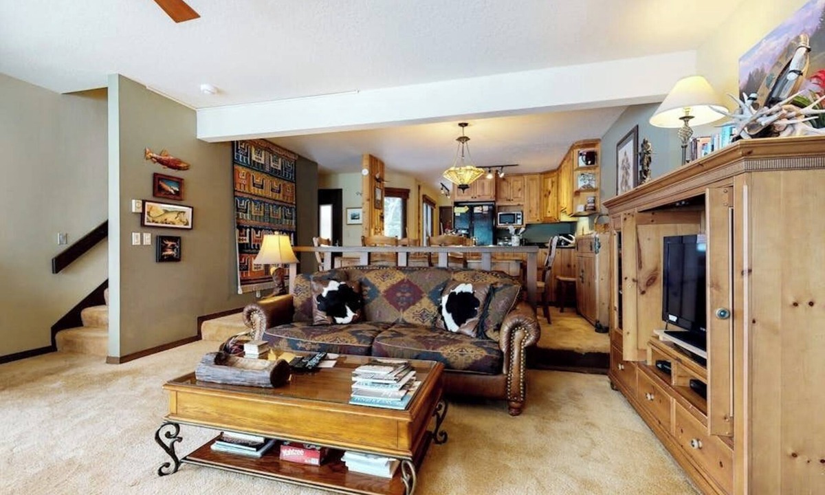 Jackson Condo | Rustic townhome near Jackson Hole Golf & Tennis Club with private sauna & deck