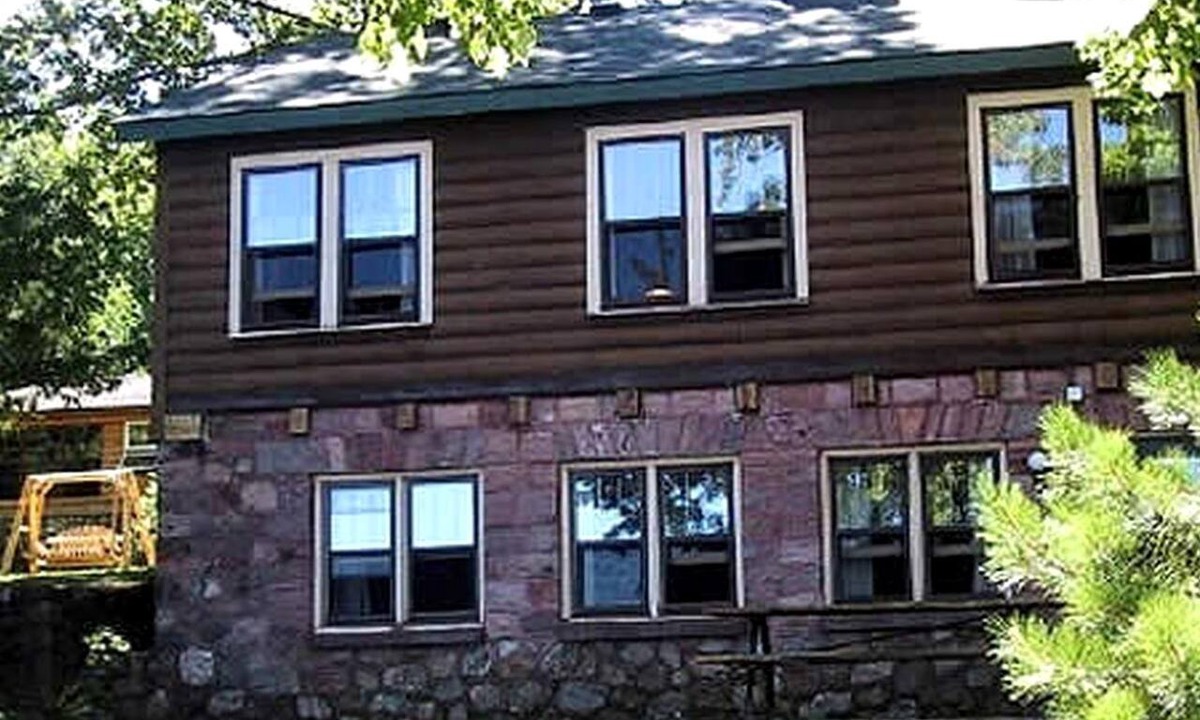 Hayward Cabin | Rustic Two-Story Cabin Rental with Lake Access in Hayward, Wisconsin