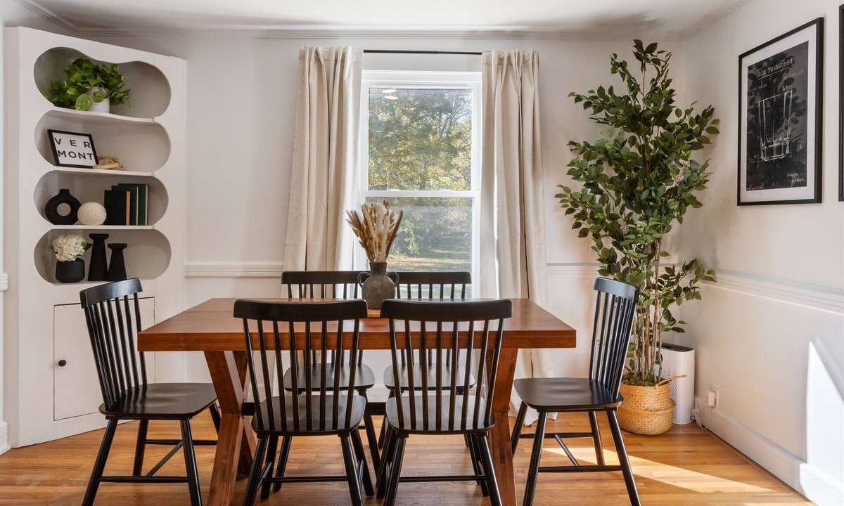 East Dorset House | Rustic Vermont retreat w/mini golf & kayak